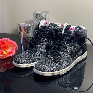 Nike Womens Dunk Hi Skinny Black/bright magenta